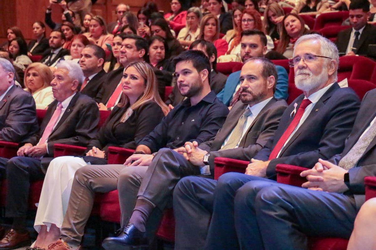 MINNAParaguay's tweet image. El ministro @WalterGCpy asistió a la inauguración del XI Congreso Nacional del @MDP_py  “Acceso a la Justicia en la Era Digital”. La actividad reúne a defensores públicos de todo el país y funcionarios para debatir sobre los avances y desafíos del acceso a la Justicia