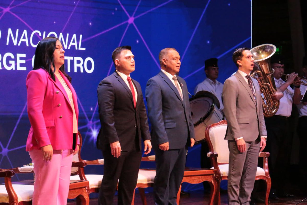 MINNAParaguay's tweet image. El ministro @WalterGCpy asistió a la inauguración del XI Congreso Nacional del @MDP_py  “Acceso a la Justicia en la Era Digital”. La actividad reúne a defensores públicos de todo el país y funcionarios para debatir sobre los avances y desafíos del acceso a la Justicia