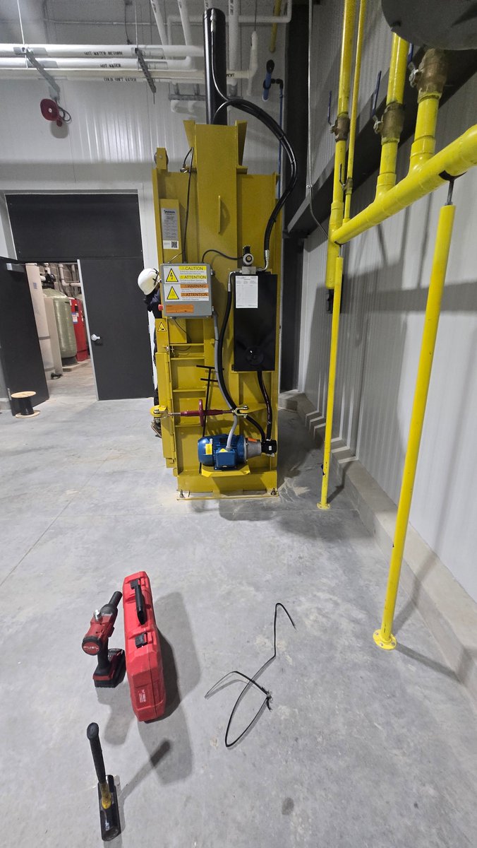 recycleharmony's tweet image. Two of Harmony’s vertical cardboard balers are now hard at work at a regional convenience store distribution center in WI — helping them recycle cardboard waste, maintain a cleaner and safer workspace, &amp;amp; reduce hauling costs &amp;amp; truck emissions.

#recycleharmony #sustainability