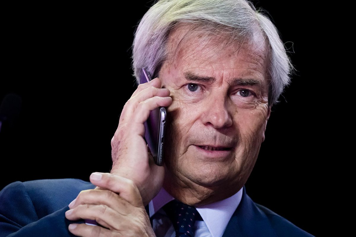 TwogFr's tweet photo. "Oui Pascal, tu peux m'expliquer pourquoi il y a encore 4 % de sujets de gauche sur ton plateau ?" https://t.co/cypELzyxzf
