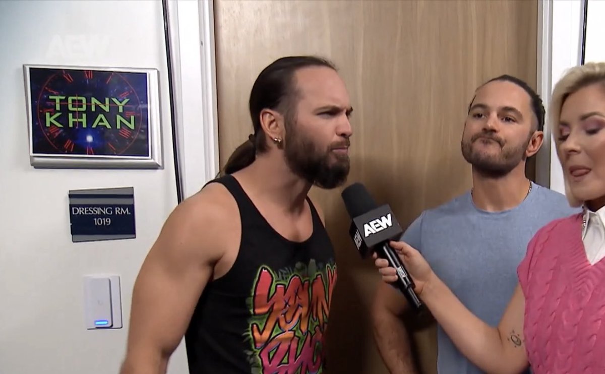 colinsquire's tweet image. BRAVO @TonyKhan you dedication to the classic @JCVD classic #Timecop is unmatched…. Fantastic little tribute….. #tonykhan #vandamme #aew #jcvd #AEWDynamite