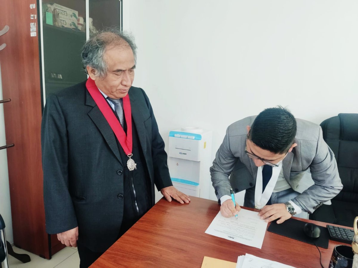 ANC_PJ_Oficial's tweet photo. Jueces de la #ANCPJ cumplen su segundo día de Visita Judicial Extraordinaria en la Corte Superior de Justicia del Santa. Inspecciones simultáneas en juzgados y salas de #Chimbote, #NuevoChimbote y #Casma para verificar el desempeño funcional.
Leer: https://t.co/9HFc8kxV9X https://t.co/3kcl8x8N4s