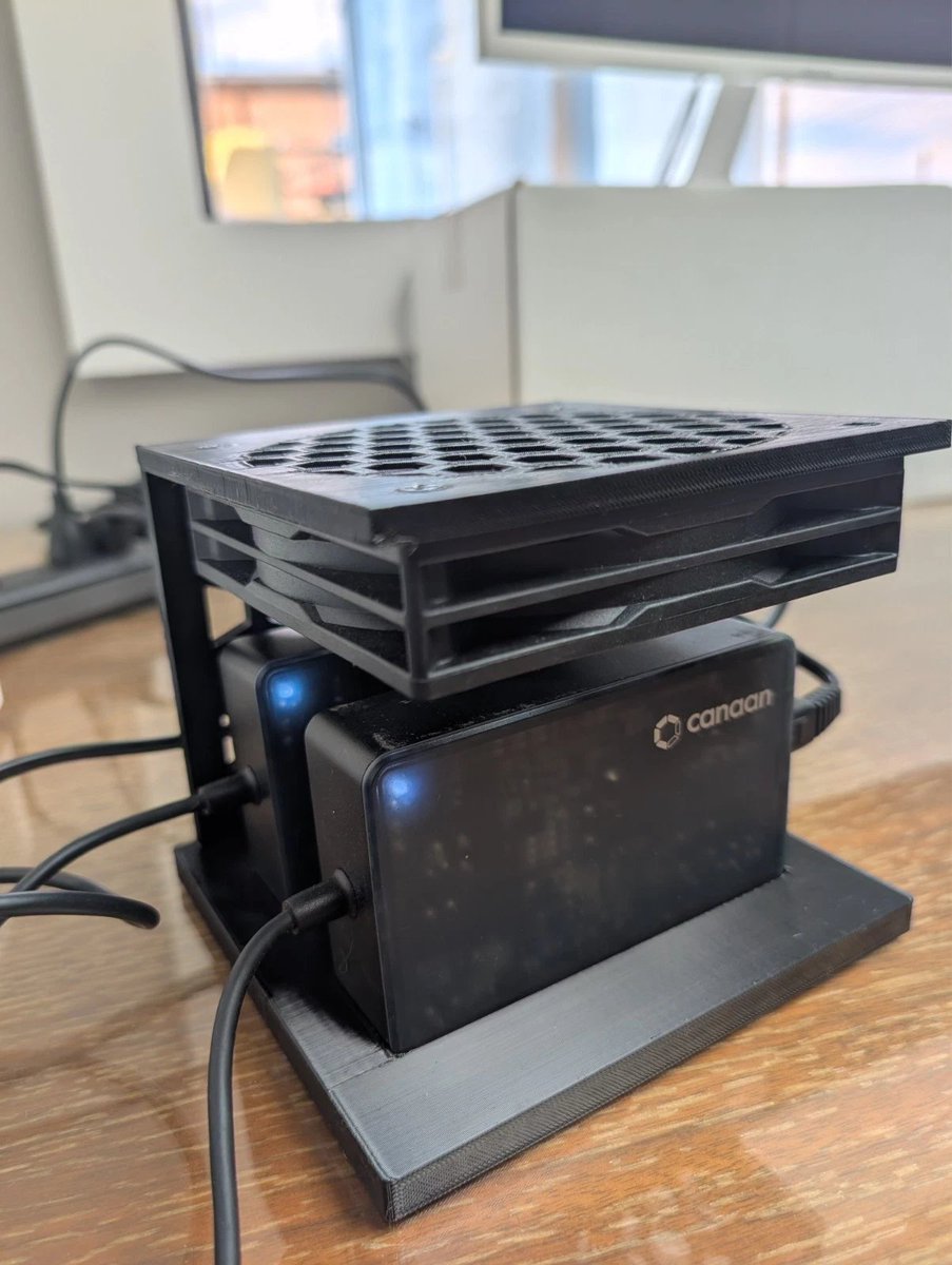 Qiuboneminer's tweet photo. Just launched cooling bases for #Avalon Nano 3/3s PSUs—and they work great. If you’re interested, they’re now available on eBay. Link: https://t.co/whxtUo3iJa

#BitcoinMiner #AvalonNano #Caanan https://t.co/XHor2Zv0rl