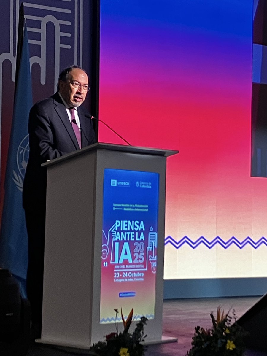 Edumedia_3's tweet image. #GlobalMILWeek2025 primer día de la semana para la alfabetización mediática e informacional en contextos digitales y de las inteligencias artificiales, organizada en Colombia por la @UNESCO @Mineducacion @Ministerio_TIC