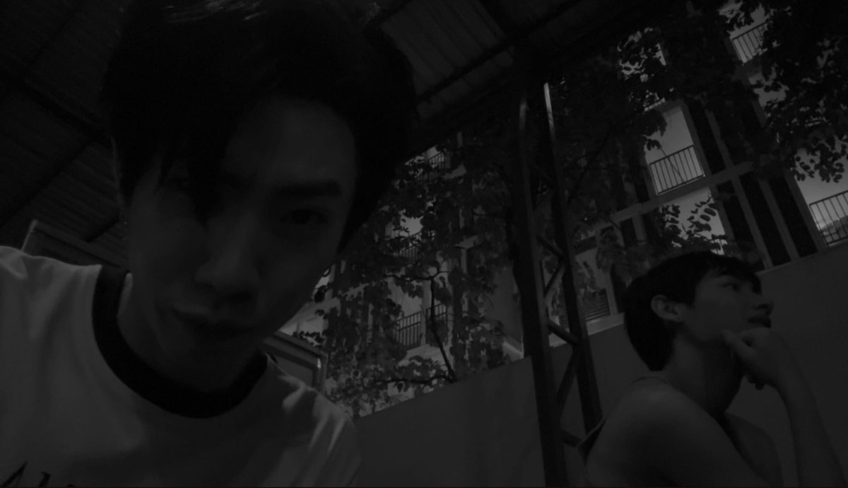 jumpapol's tweet image. and when everything feels gloomy, they just know how to make me feel better 🤍