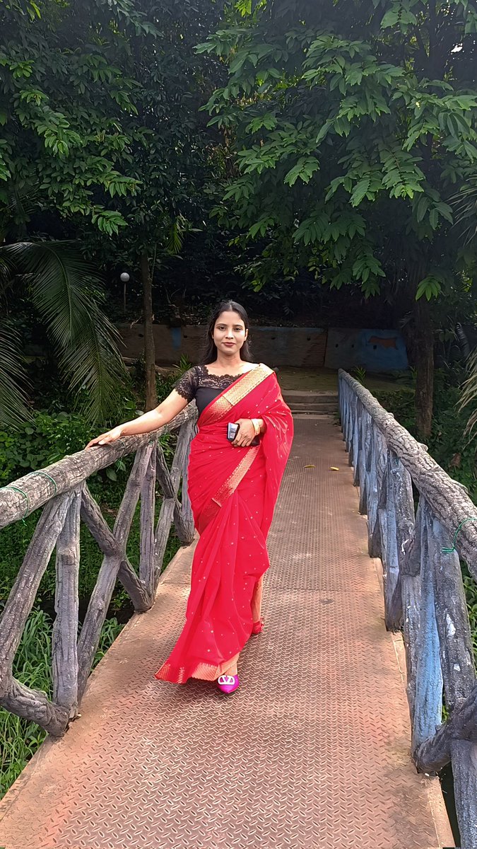 আমি সুন্দর সময় বলতে বুঝি' 
তোমার সাথে কাটানো প্রতিটা মুহুর্তকেই প্রিয়..! 🫶❤️