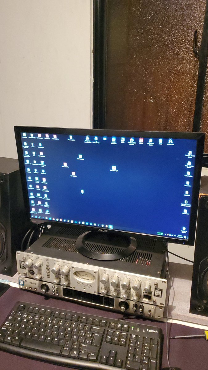 #TwentyOne - #VermeMuerto 🗣🔥🔫

( #AresEnLosControles #ElMontro #ADKStudios #Dembow #TikTok  #TikTokers  #Challenge #DembowMusic #NuevoTema #Tendencia  #YeralElDeLoPalo #MoncholoLaVainilla #F1ElControl #LuisCaracter #boobasking #chaelproduciendo #breycoenproducidera )