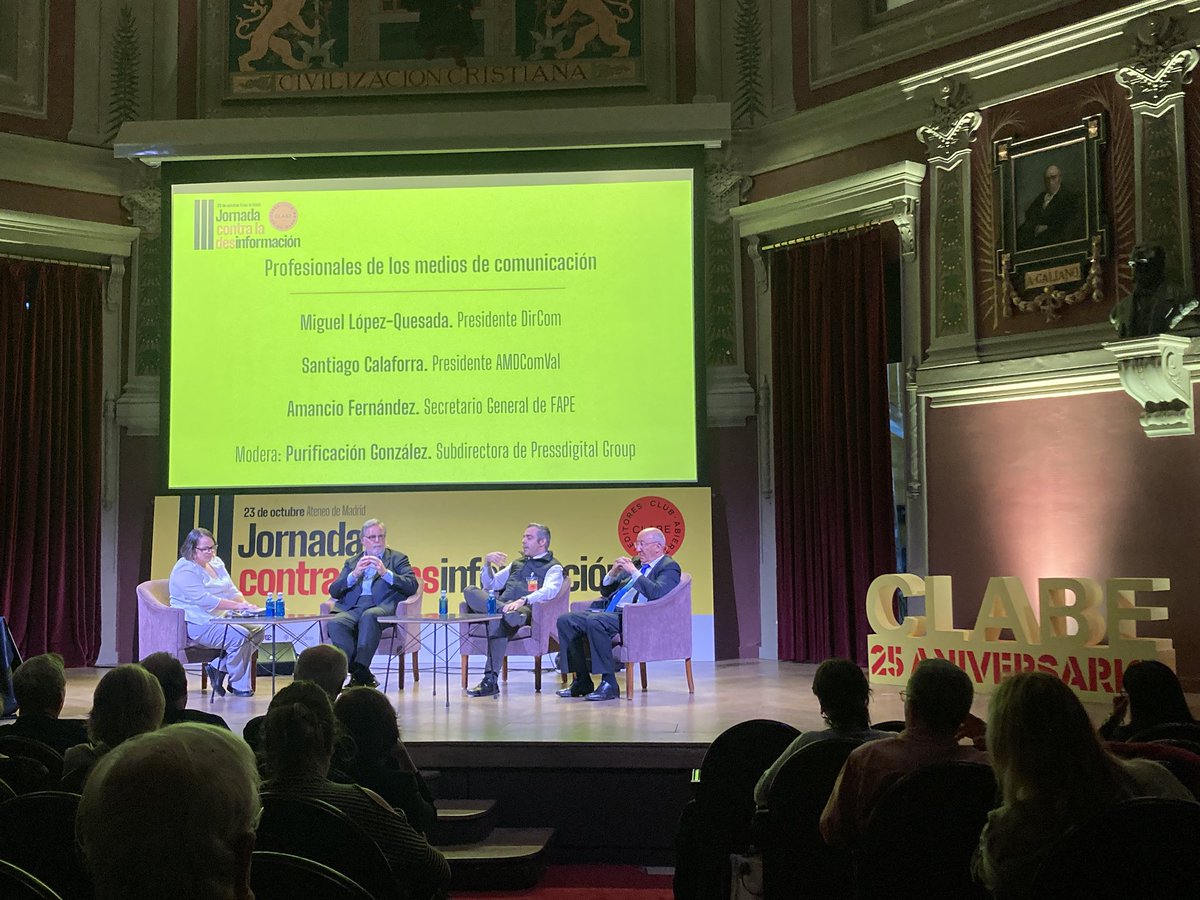 Ahora en las Jornadas contra la Desinformación de <a href="/clabe_editores/">CLABE • Asociación de Medios de Comunicación</a>.

Un debate en el que literalmente nos estamos jugando la democracia.

Mil gracias a <a href="/prensa14/">Juan M. Zafra</a> y <a href="/razaben/">Lolabo</a> por la organización y por invitarme.
