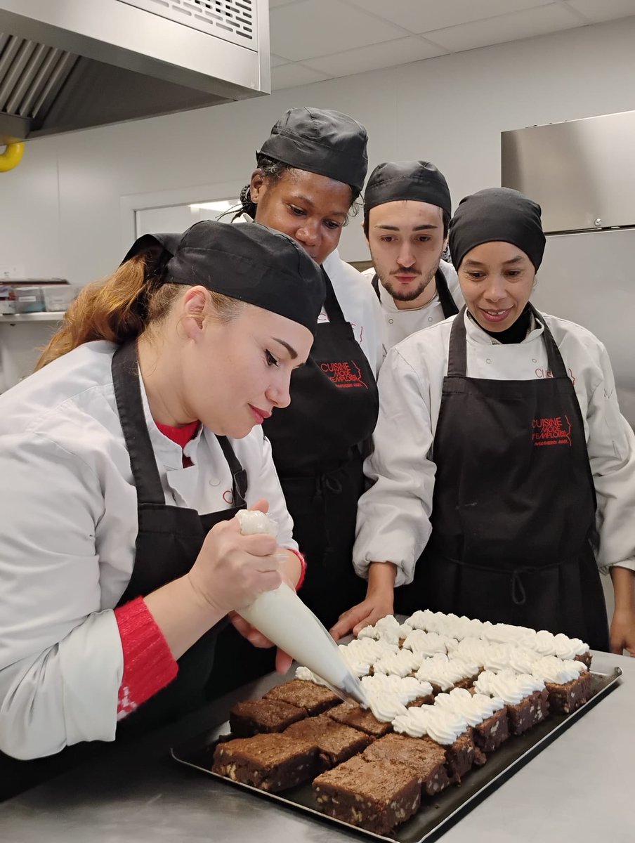 CuisineMEmplois's tweet image. 🍴 #Formation #restauration à #Nice – dernières places !
@CuisineModeDEmploiS recrute encore quelques candidats (primo-arrivants/BPI) pour 280h de formation financée par la DDETS 06 et rémunérée par #FranceTravail.
📍 Campus Sud des Métiers
💌 CV + LM → nice@cme-formations.com