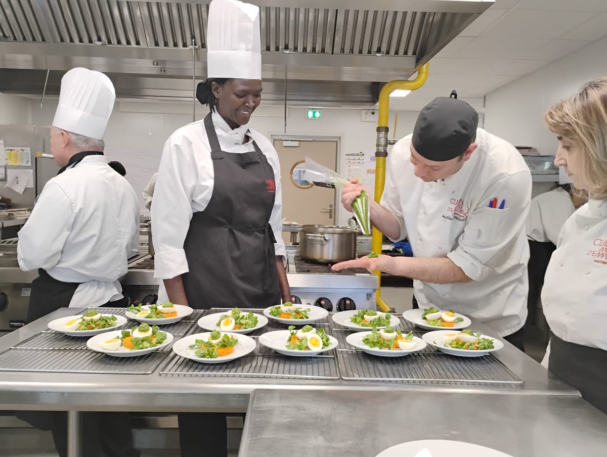 CuisineMEmplois's tweet image. 🍴 #Formation #restauration à #Nice – dernières places !
@CuisineModeDEmploiS recrute encore quelques candidats (primo-arrivants/BPI) pour 280h de formation financée par la DDETS 06 et rémunérée par #FranceTravail.
📍 Campus Sud des Métiers
💌 CV + LM → nice@cme-formations.com