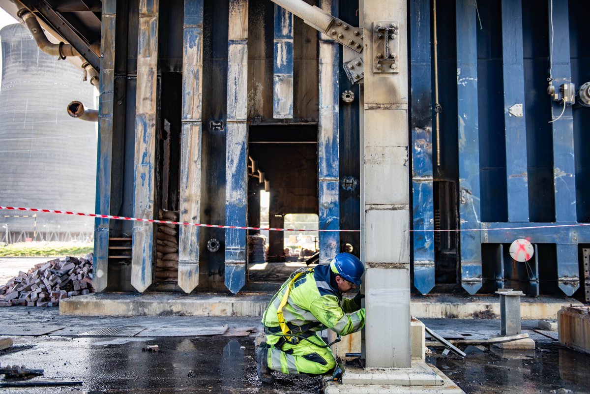 Behind the scenes: Blowdown Edition

Some fantastic shots of preparations for our recent triple blowdown at West Burton Power Station.