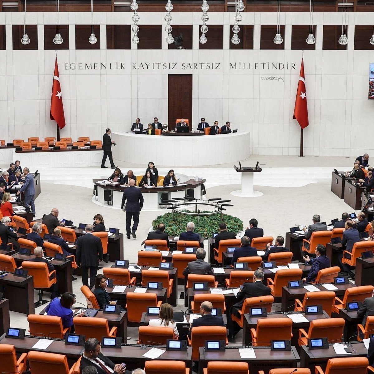 CHP’nin verdiği “yolsuzlukla mücadele” önergesi, AKP ve MHP oylarıyla reddedildi.