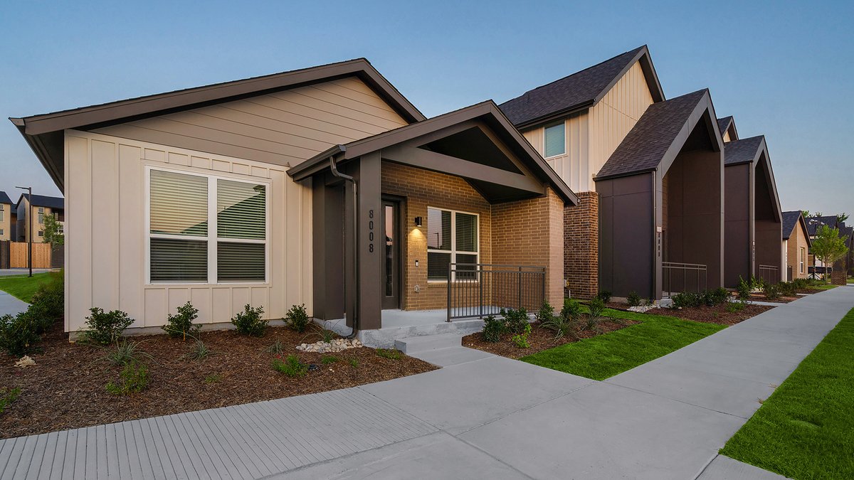 The recently completed Alpine Village is an innovative hybrid community with a strategically curated blend of multifamily apartments, townhomes, and built-for-rent single-family homes

#jhparch #architecture #urbandesign #multifamily #townhomes #builtforrent #AlpineVillage