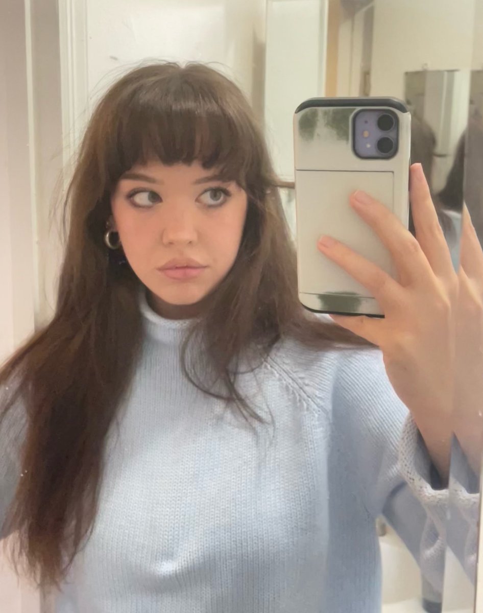 raynefq's tweet image. Received the quarterly algorithmic mind control blast that makes me want all my clothes to be a specific new colour i’ve never cared about before . this time it’s light blue
