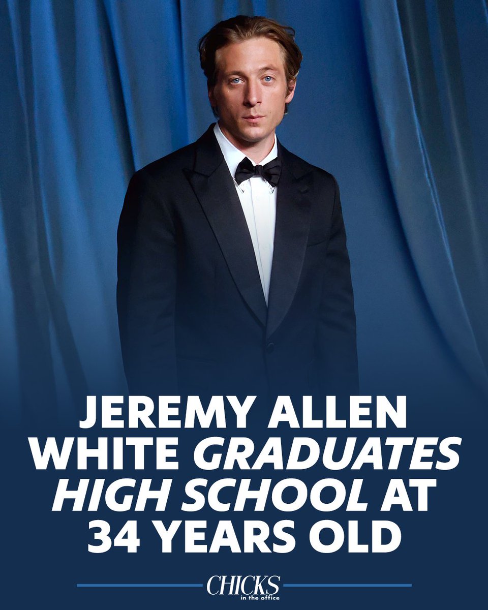 ChicksInTheOff's tweet image. Jeremy Allen White is officially a high school graduate! 👨‍🎓