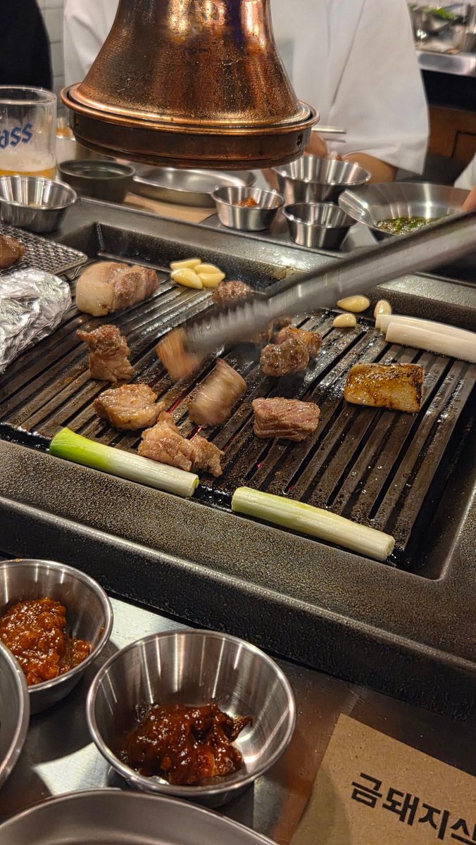 感謝同事神手
去了大名鼎鼎的金豬食堂