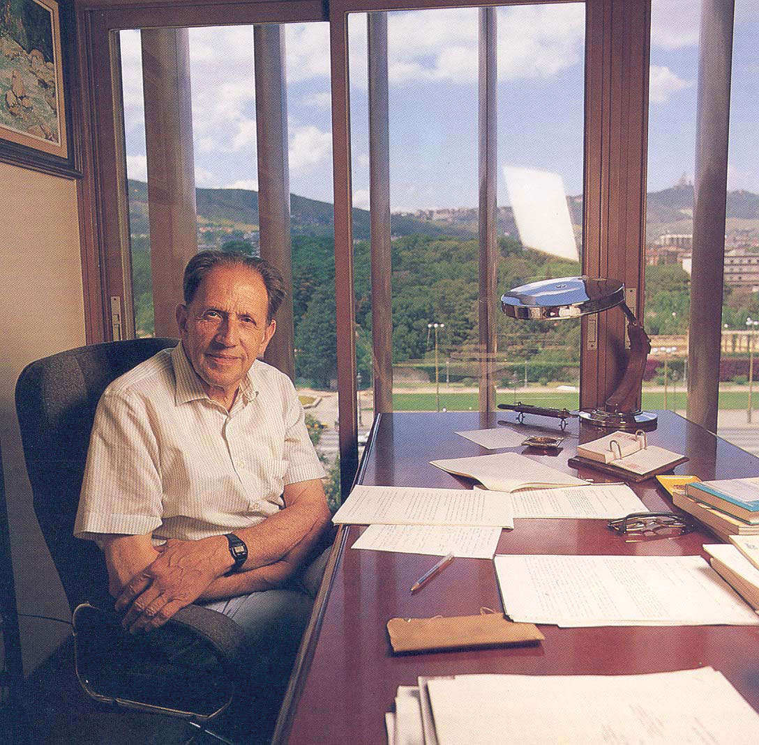 "Que un científic et faci pensar és segurament el més important que pot fer per tal que la ciència avanci."
Joandomènec Ros, de l'IEC, fa una semblança del biòleg Ramon Margalef al núm. 31 de Terminàlia: 
revistes.iec.cat/index.php/Term…