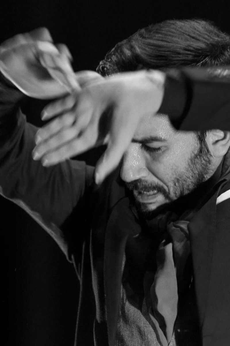 ApqRadio's tweet photo. Cristóbal Muñoz, maestro y bailaor del conservatorio superior de danza de Albacete, nos dará su visión del mundo del arte flamenco y pistas sobre su próxima estancia en Asturias. https://t.co/TE5raW4dJk