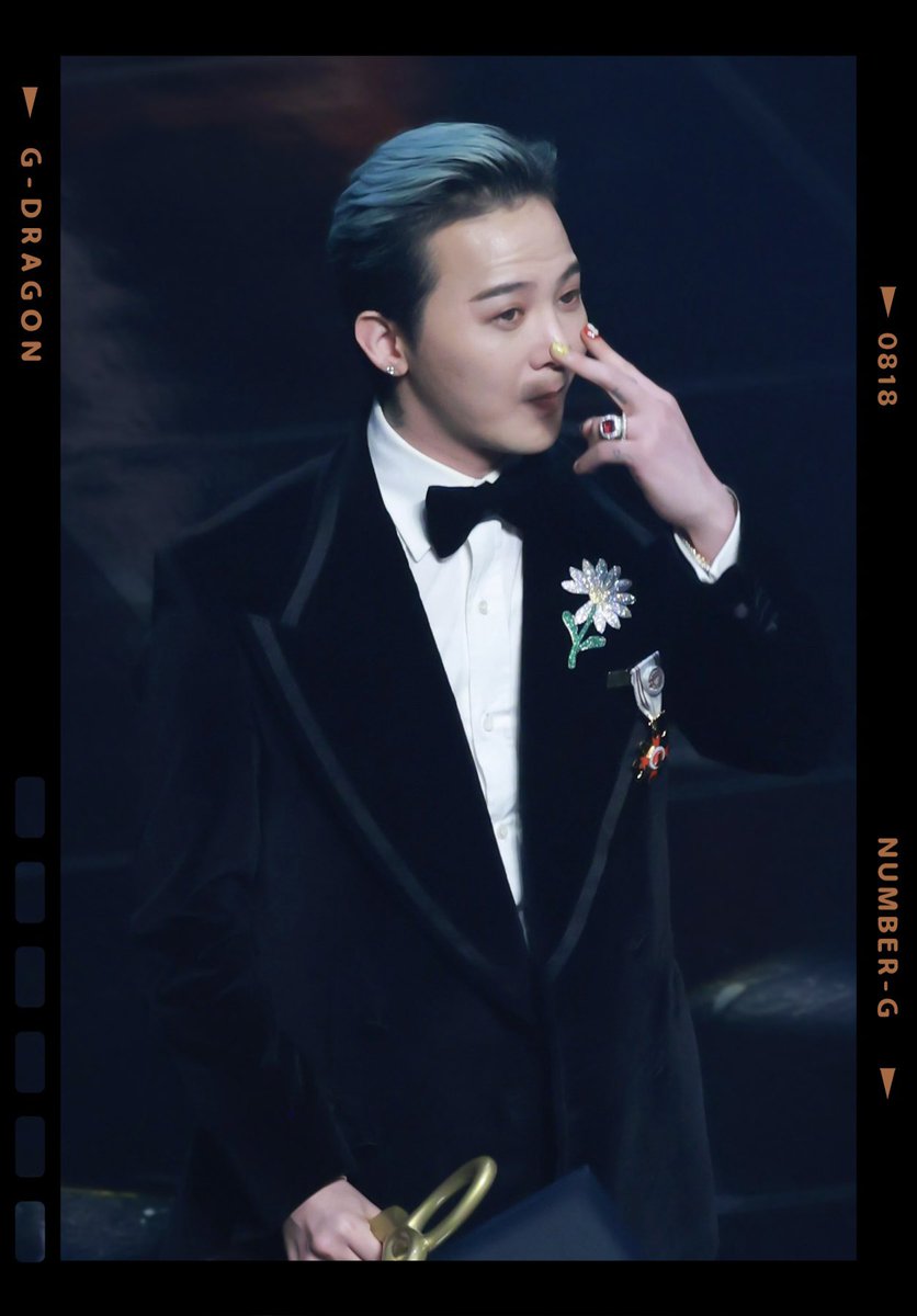 jezkwon's tweet photo. I vote #GDRAGON for #2025MAMAVOTE 🫣 https://t.co/hfCqm8t8mC
