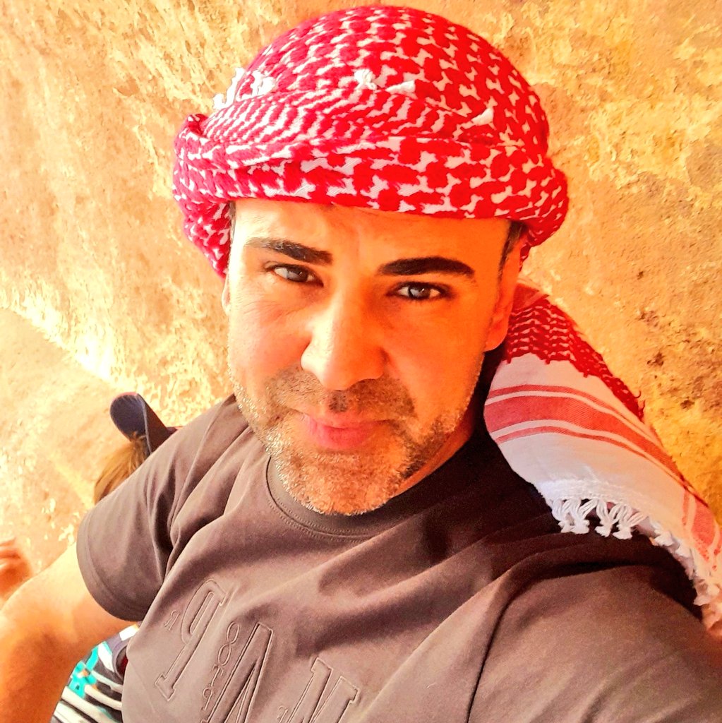 ويحدث أن يكون ذاك البعيد الأقرب لك على الإطلاق 
#مساء_الخير