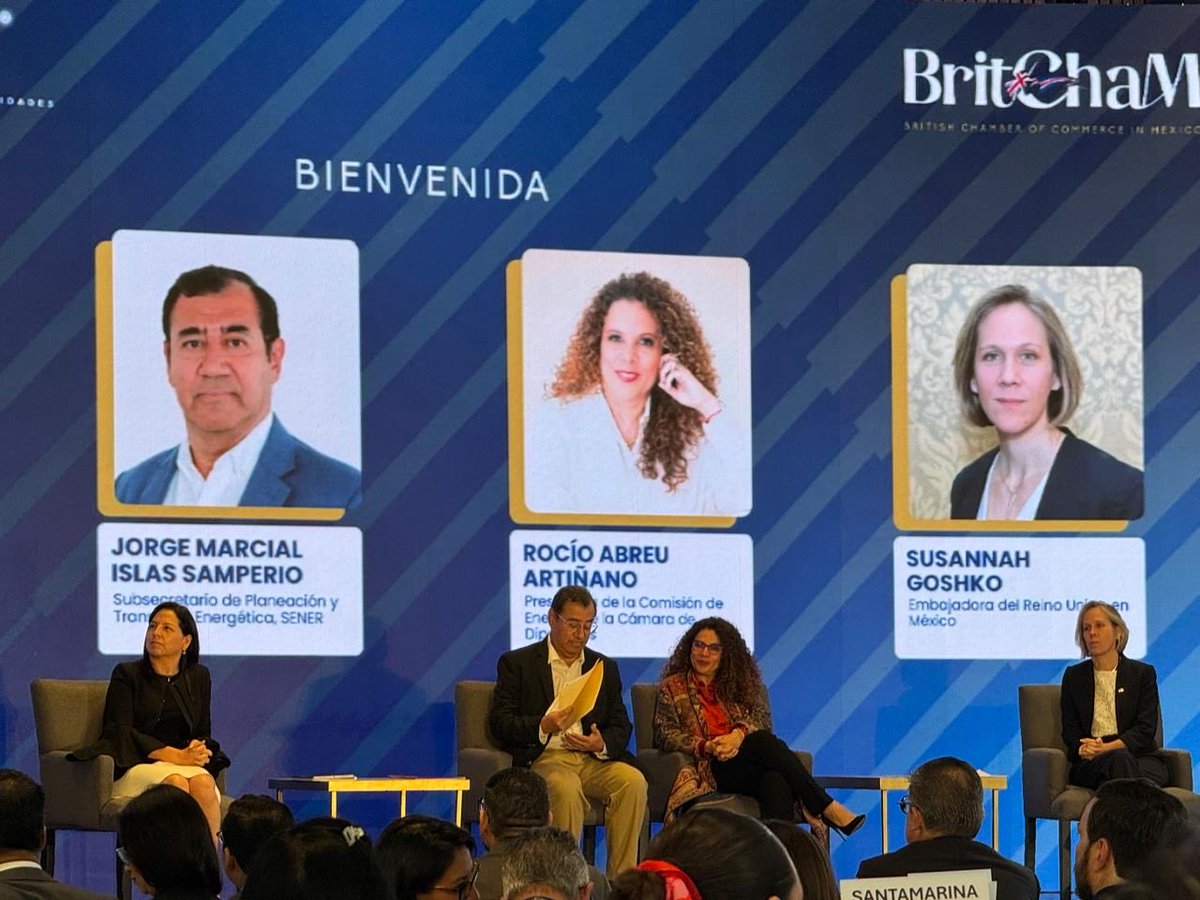 #Cobertura | Nos llena de orgullo ver a Rocio Abreu quien forma parte de la edición +50 Mujeres que Inspiran Valor, participando en el panel de inauguración del Energy Day 2025, junto a Angélica Ruiz, presidenta de #BritChaM embajadora del Reino Unido