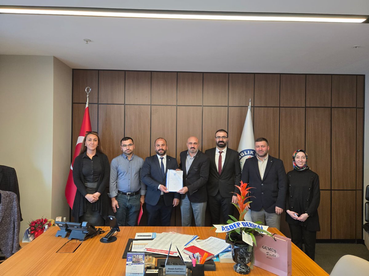 📍 Sağlık-Sen Genel Merkezi Ziyaretimiz

Kamu İdare Kurulu (KİK) toplantısı öncesinde, Sağlık-Sen Genel Başkan Yardımcısı Sn. Mustafa Irgatoğlu’nu makamında ziyaret ettik.

Görüşmemizde, profesyonel sosyal hizmet uygulayıcıları olan ASDEP Uzmanlarının özlük haklarında yaşanan