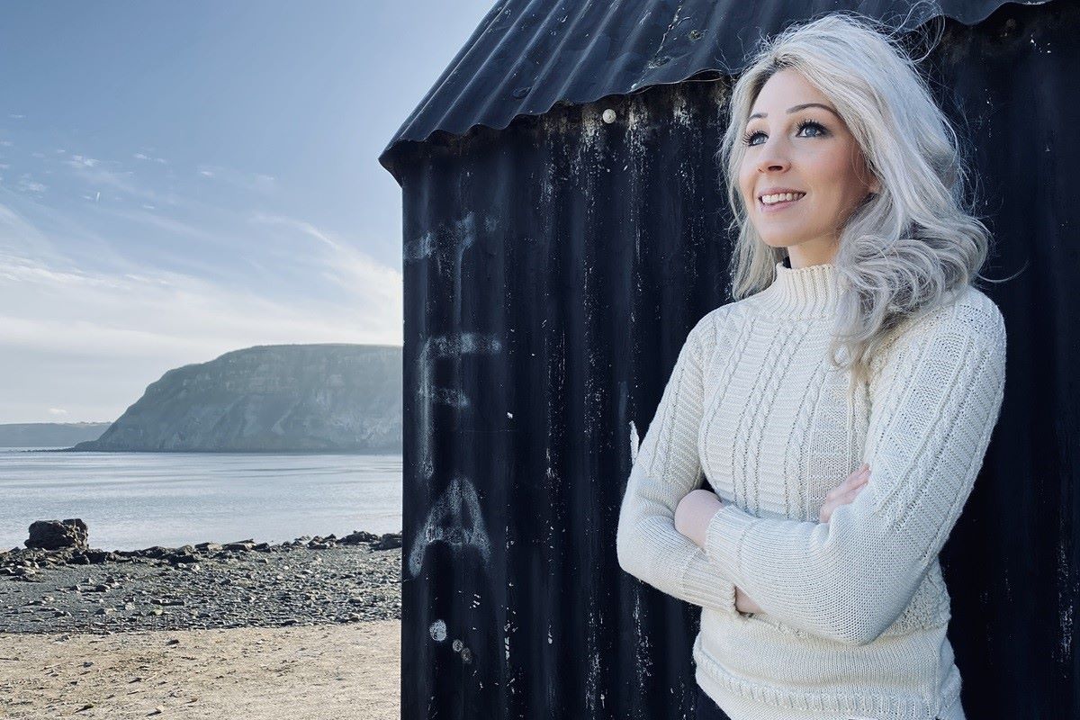 Winter is approaching, the wind is getting up, the rain coming in and English coastal clothing is having its moment again as we look at the history of the Gansey, a traditional wool jumper worn by Yorkshire fisherman. Read on for more: omotgtravel.com/lifestyle/gans…