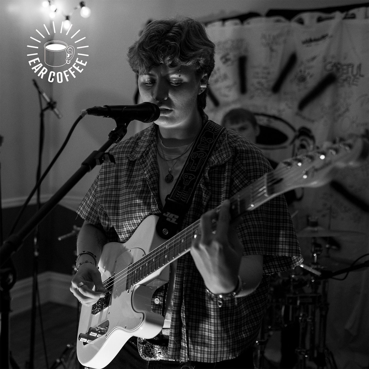 This week’s podcast is a conversation with the band Waking Hours. You’ve been watching our sessions with the band this month. Now hear about the band’s process! 

podcasts.apple.com/us/podcast/ear…