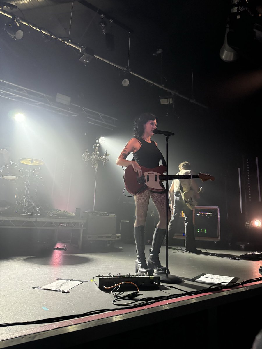 Pale Waves LIVE HQ🖤 tweet media