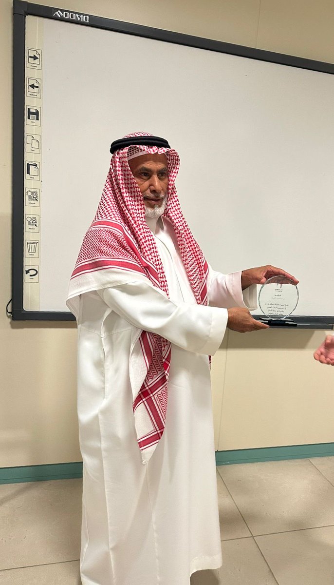 شرفني حضور ورشة عمل بعنوان “How to Choose Your Research”، من تقديم سعادة الدكتور عبدالعزيز الخريف، حول معايير اختيار موضوع البحث العلمي.
<a href="/DHC_KSU/">نادي صحة الأسنان</a> 
<a href="/PKhuraif/">Prof. Abdulaziz Abdullah Al kheraif</a>