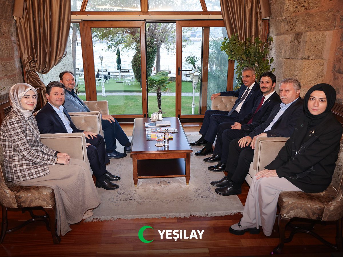 YesilayKurumsal's tweet photo. Genel Başkanımız Doç. Dr. Mehmet Dinç, 6. İstanbul İnisiyatifi Zirvesi programı kapsamında Sağlık Bakanımız Prof. Dr. Kemal Memişoğlu’nu makamında ağırladı.

#Yeşilay #BağımsızlıkSeferberliği #İstanbulİnisiyatifi https://t.co/mLlubfznjQ