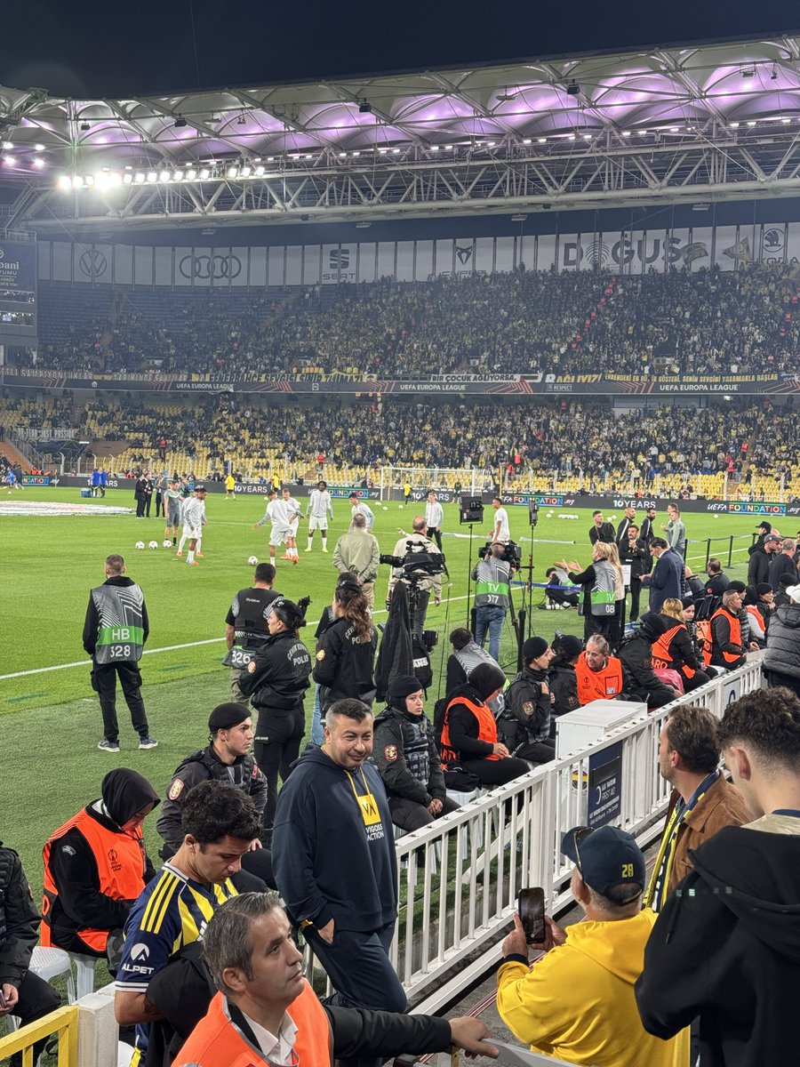 Bağımlısıyız kafayı yemenin. Kanser et bizi fener