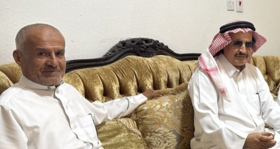 AlmarzoukFamily's tweet image. قام مساء اليوم 
أبناء العم الاوفياء/
العميد/عبدالله عبدالعزيز المرزوق
ورجل الاعمال/مرزوق عبدالعزيز المرزوق
بزيارة مجاملة ومحبة
لابن العم/عبدالله بن صالح المرزوق
بحضور/عبدالعزيز الصالح
واستمتع الجميع بهذه الزيارة المميزة
وكانت جلسة غنية بالحوار والنقاش المفيد
والذكريات الجميلة