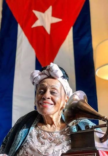 Hoy está de cumpleaños 95 Omara Portuondo,la novia del feeling, la diva del Buena Vista Social Club,Omara es cultura e identidad ,es #Cuba 
#CubaEsCultura 
#15AñosArtemisa 
<a href="/DiazCanelB/">Miguel Díaz-Canel Bermúdez</a> 
<a href="/DrRobertoMOjeda/">Dr. Roberto Morales Ojeda</a> 
<a href="/PartidoPCC/">Partido Comunista de Cuba</a>