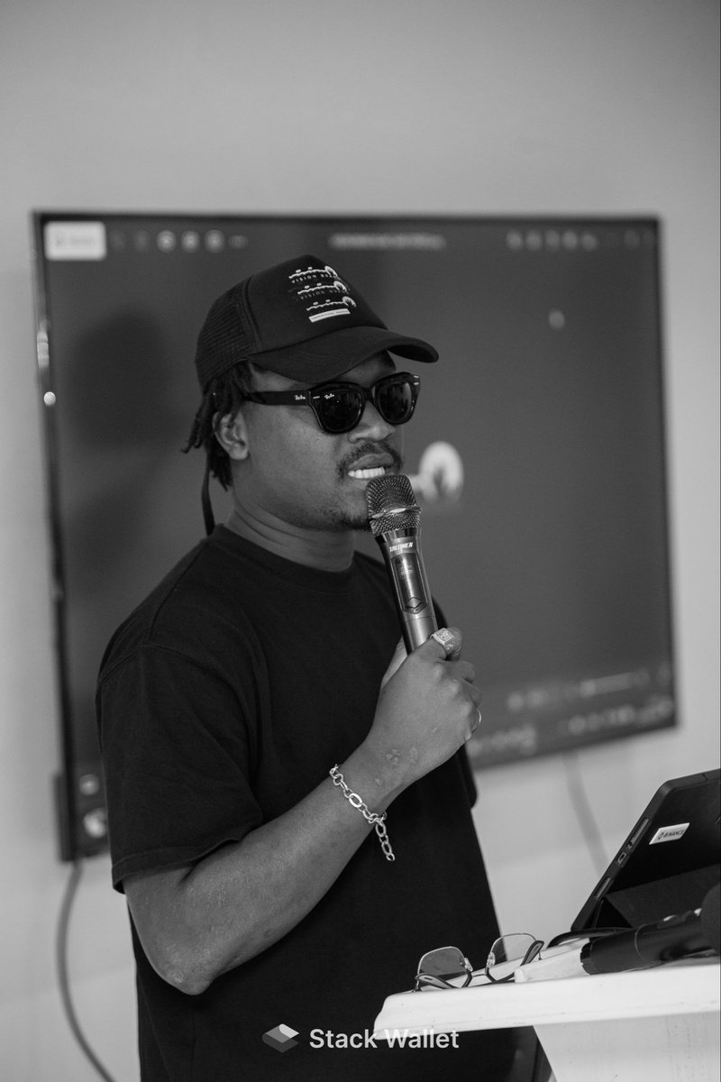 JosaphathL0's tweet photo. Hi !!!! 
Bien j’espère. 
Le samedi 18 dernier, ce fut tout un honneur pour Vision BRAND d’être partenaire sur le 4ème Meetup de @Stack_Africa à Lomé. 

Stack wallet, un wallet à l’instar de trust wallet qui offre pas mal de particularités et de solutions aux utilisateurs. https://t.co/l9yJXicOHp