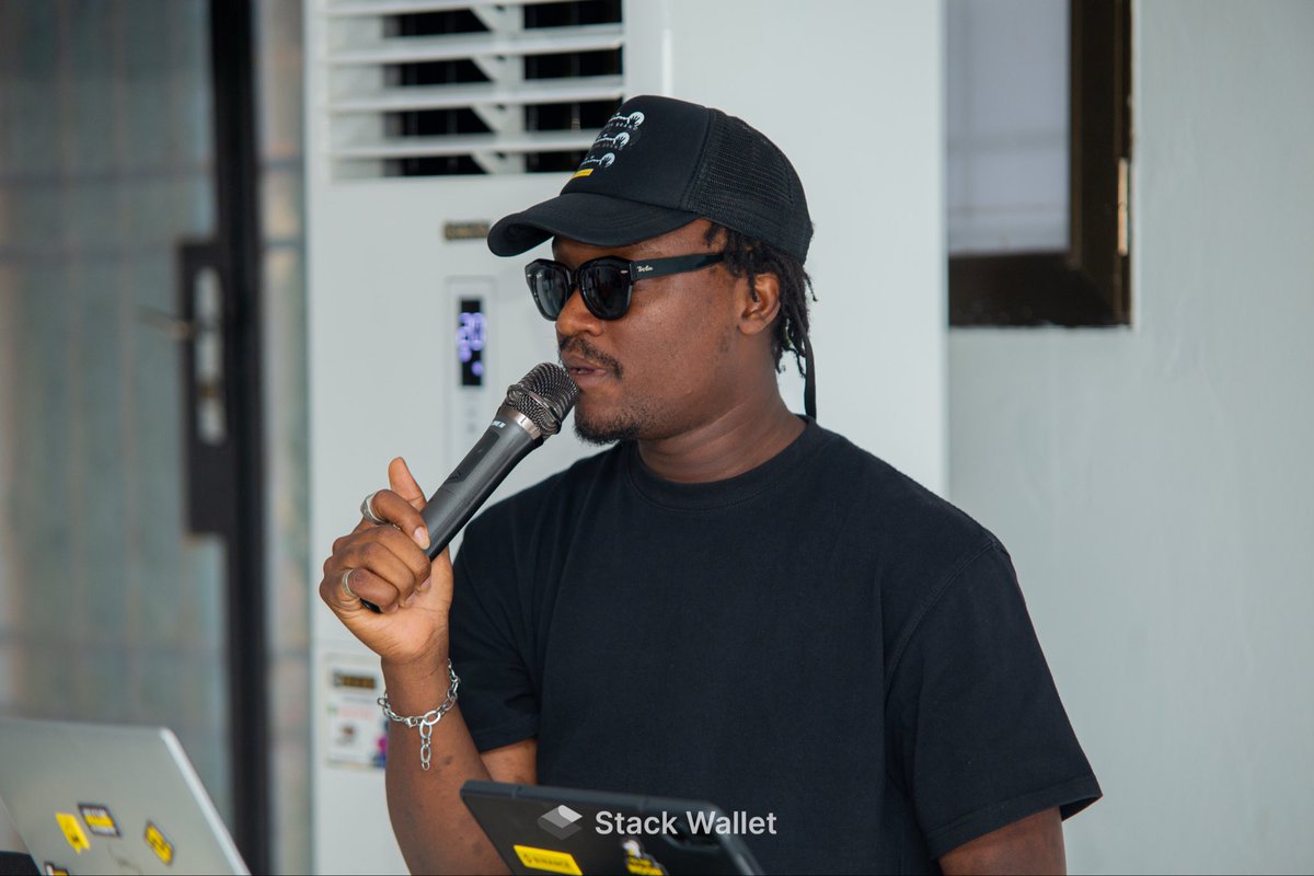 JosaphathL0's tweet photo. Hi !!!! 
Bien j’espère. 
Le samedi 18 dernier, ce fut tout un honneur pour Vision BRAND d’être partenaire sur le 4ème Meetup de @Stack_Africa à Lomé. 

Stack wallet, un wallet à l’instar de trust wallet qui offre pas mal de particularités et de solutions aux utilisateurs. https://t.co/l9yJXicOHp