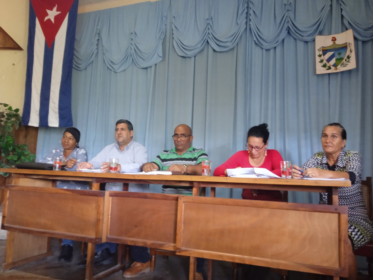 DaniloEstr42753's tweet image. Con la presencia del gobernador de la provincia Eumelin Gonzalez Sánchez se desarrolló el consejo de la administración en #Guane.
#PoderPopular
#JuntosPodemos