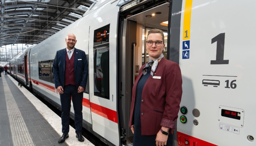 RedCabin tweet media