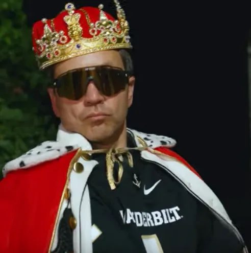 SECBarstool's tweet image. The world needs a crossover.

@ALostrich 
@SECShorts