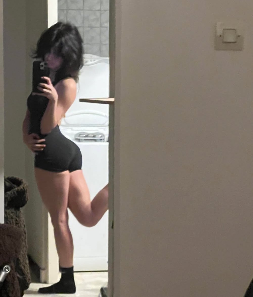 ElliHacks's tweet photo. talking a whole lot for someone wearing an easily crackable lovense https://t.co/i8cdjMYR8m