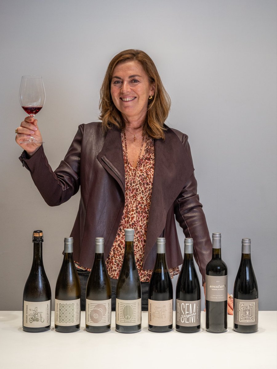 vilaviniteca's tweet photo. Magnífica cata de los vinos Susana Esteban, una de las enólogas más reconocidas de Portugal. Elabora sus vinos con variedades autóctonas procedentes de viejos viñedos de la Serra de São Mamede, en Alentejo. https://t.co/waynjSIVJm