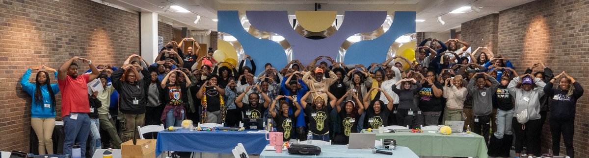 Family_League's tweet image. 💡 Today we join programs nationwide celebrating 26 years of #LightsOnAfterschool!

On Oct 10, all our funded partners’ OST Site Managers + Lead Agency Oversight came together for PD to gear up, share ideas, and take the #LightbulbChallenge!

Together we’re lighting Baltimore! ✨…