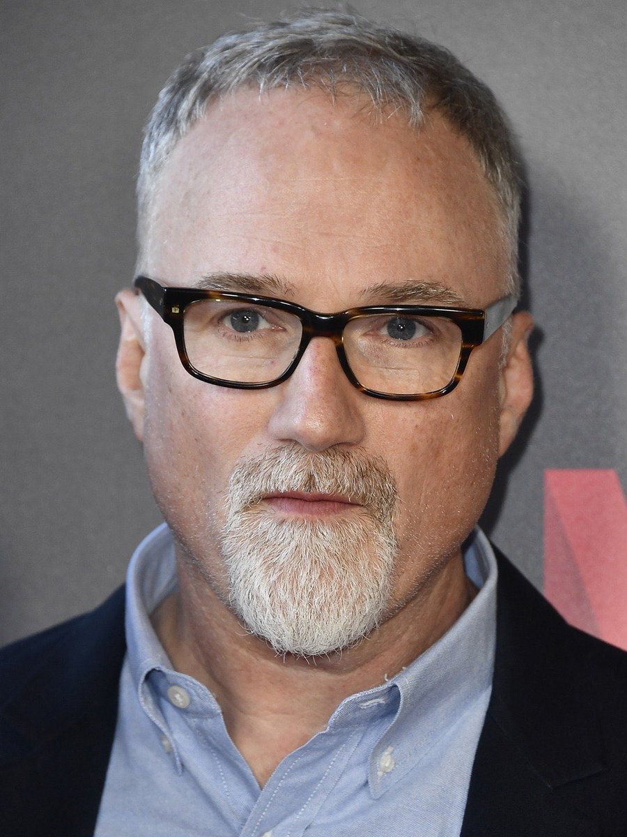 sw_holocron's tweet image. The director of Fight Club, Se7en, Zodiac, and Mindhunter was in talks with Lucasfilm to direct a new Star Wars movie set after The Rise of Skywalker.

Details on the cancelled David Fincher Star Wars movie here: theholofiles.com/2025/10/23/dav…