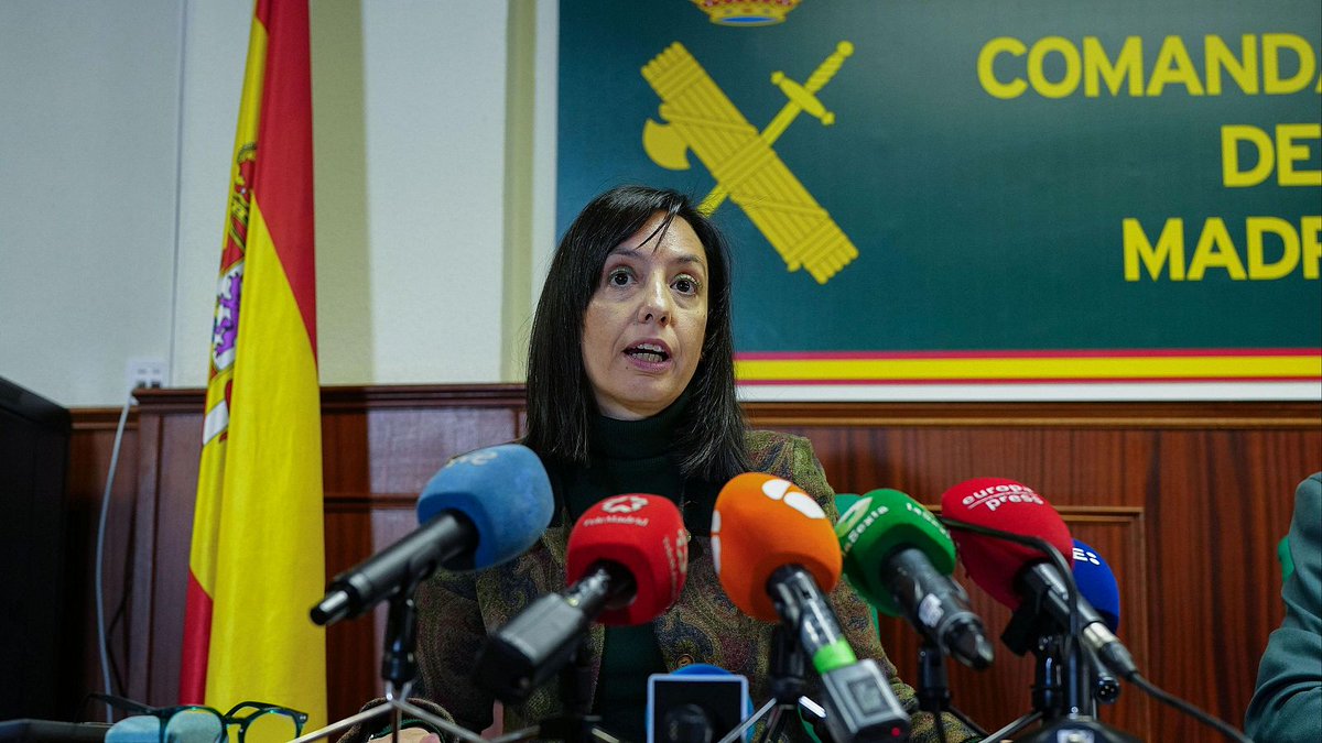 bansky___'s tweet image. A la anterior directora de la Guardia Civil la pillaron comprando 3 casas por más de 1M€.
La actual es periodista, es decir, no tiene ni puta idea de Seguridad, pero del PSOE a muerte. Leire ha dicho q la informaba a ella y q "le tiene ganas a la UCO".
Todo esto es repugnante.