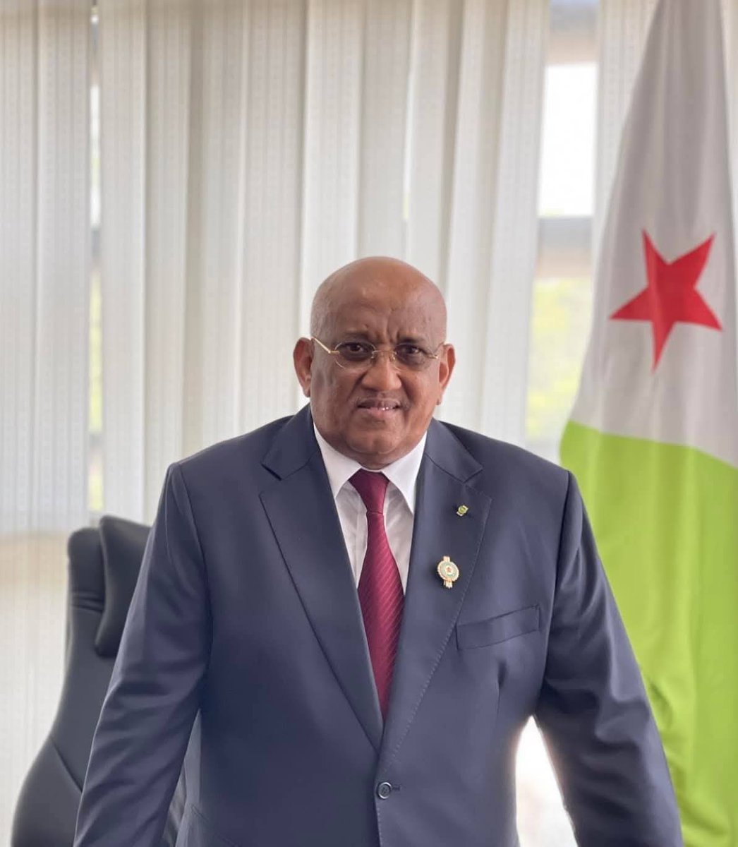 Assoweh4's tweet photo. Qu'il soit Président du conseil constitutionnel ou celui de la cour suprême en passant par celui de l'assemblée nationale, avant d'atterrir au bureau du "premier ministre" qui n'a jamais été chef du gouvernement, ils sont tous fiers et hâtés de modifier la constitution pour faire https://t.co/vg6bqZUEy3