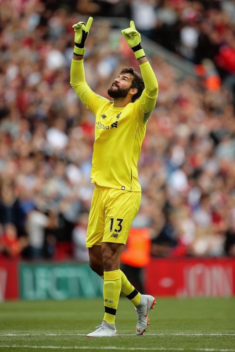 _Seakamela_'s tweet image. #AdHocCommittee
#MUFC
YOUR TEAM IS IN A PENALTY SHOOTOUT AND YOU CAN ONLY PICK ONE OF THESE GOALKEEPERS‼️‼️
BE HONEST, WHO ARE YOU GOING TO PICK?
1 Senne Lammens
2 Robert Sanchez
3 Alisson Becker
4 Emi Martinez