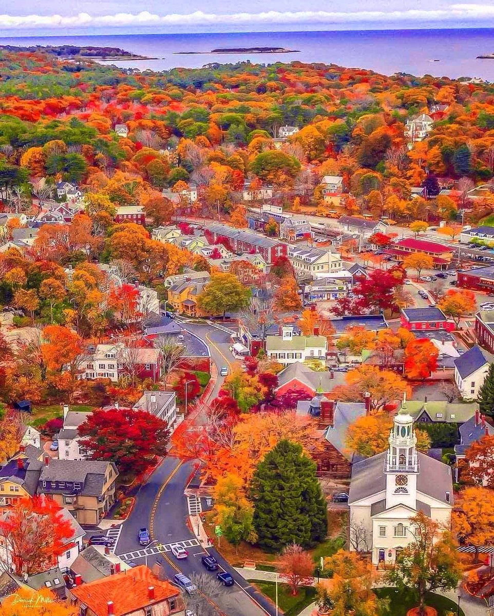 Breathtaking 🍁🧡🍂

📍Massachusetts 🇺🇸