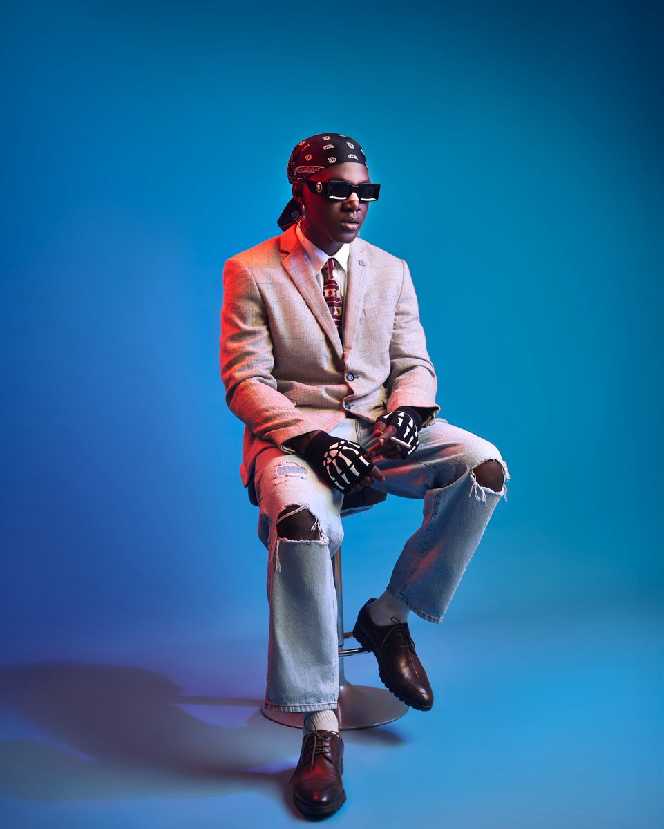 heismicmade's tweet image. Infected the game with the sound, dressed like the cure, moving like the virus. 🦠#VIRUSEP
-
📸shot by @kolawolegodstime