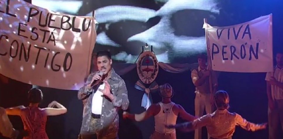 Ricardo Fort mientras tanto….