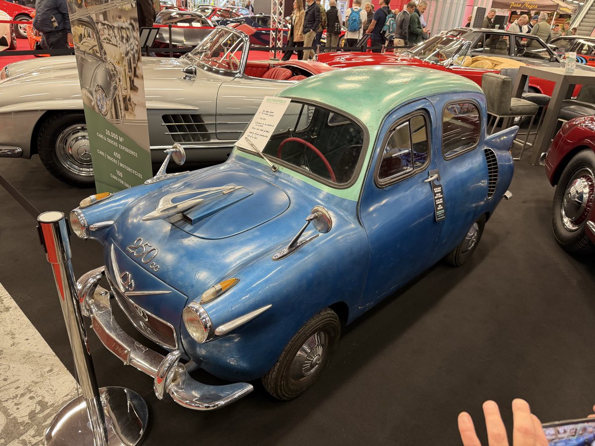 quillerrees's tweet photo. The absolute star of Auto e Moto d’Epoca so far. Yes it’s a three door single seater #microcar https://t.co/y40ixW7i6f